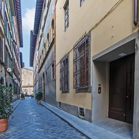 Daire Isidoro E Perla Floransa